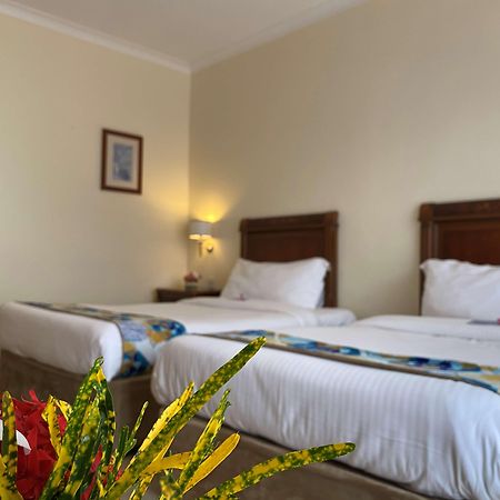 Golden Tulip Dar Es Salaam Hotel Екстериор снимка