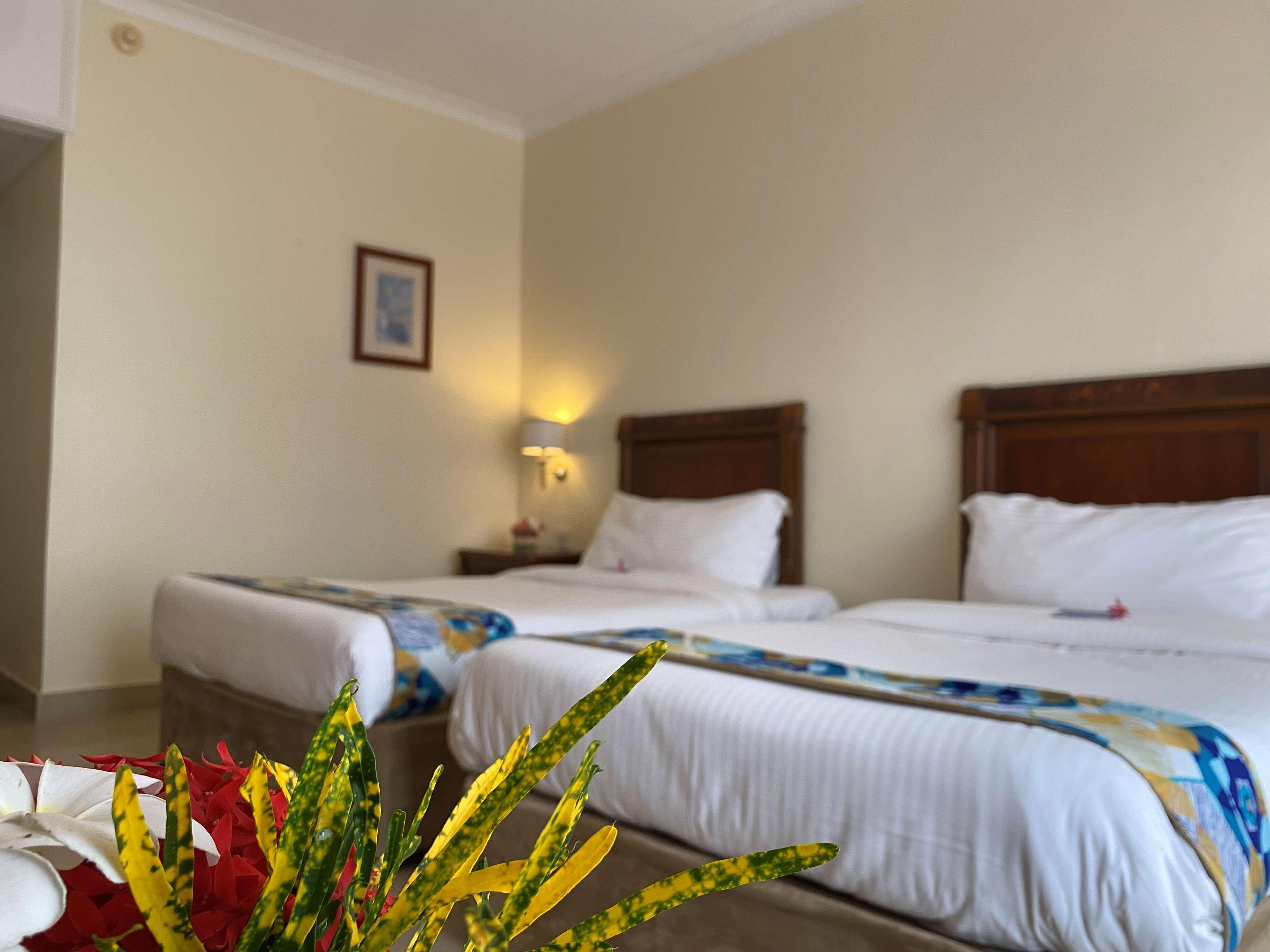 Golden Tulip Dar Es Salaam Hotel Екстериор снимка