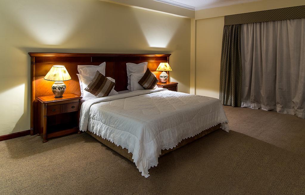Golden Tulip Dar Es Salaam Hotel Екстериор снимка