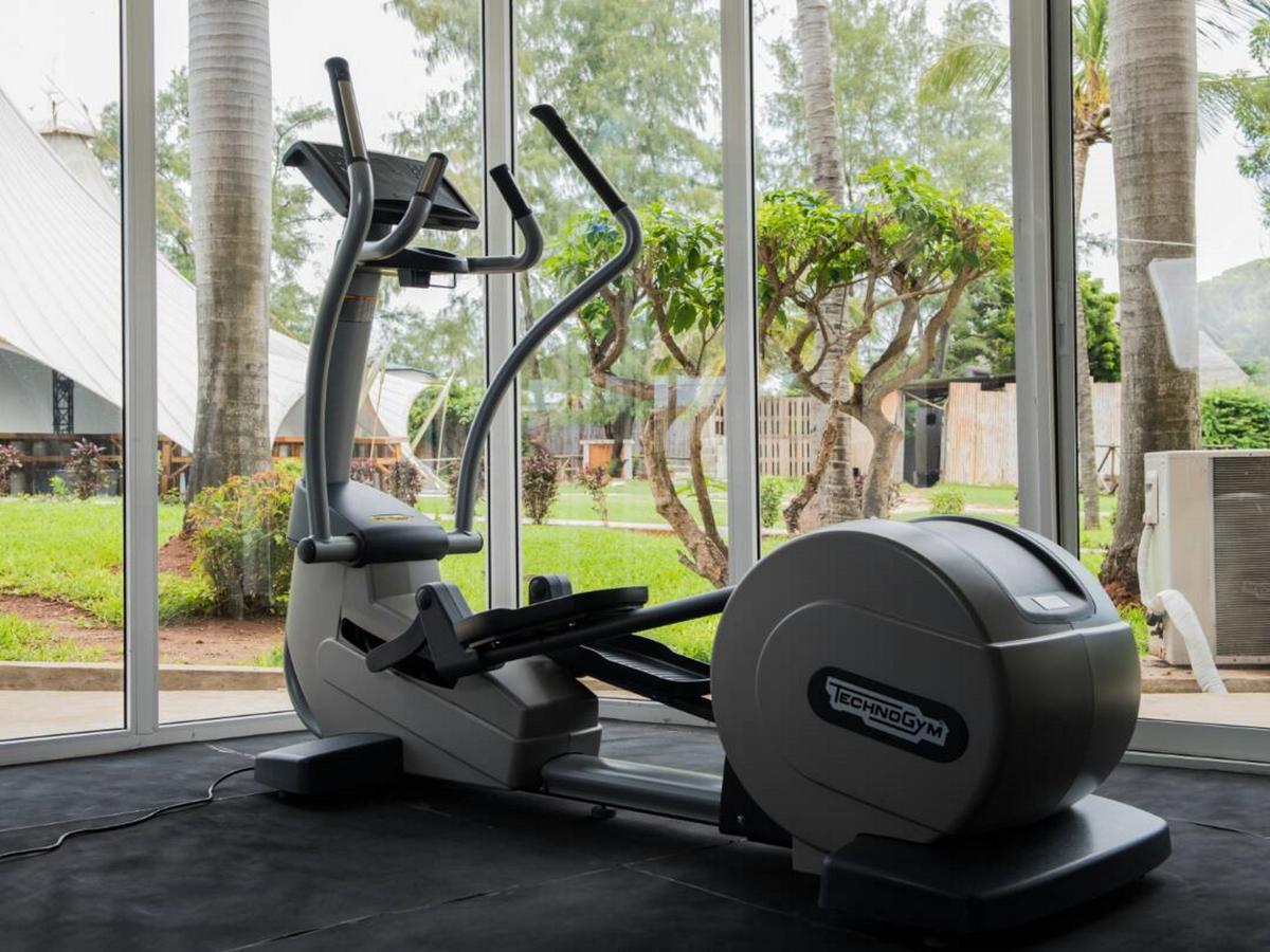 Golden Tulip Dar Es Salaam Hotel Екстериор снимка