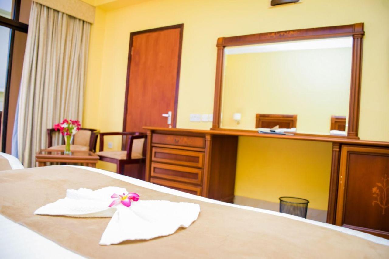 Golden Tulip Dar Es Salaam Hotel Екстериор снимка